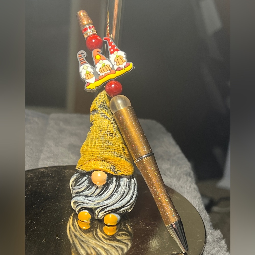 👑💥 Whimsical Gnome Autumn Pen - Happy
Fall Yall